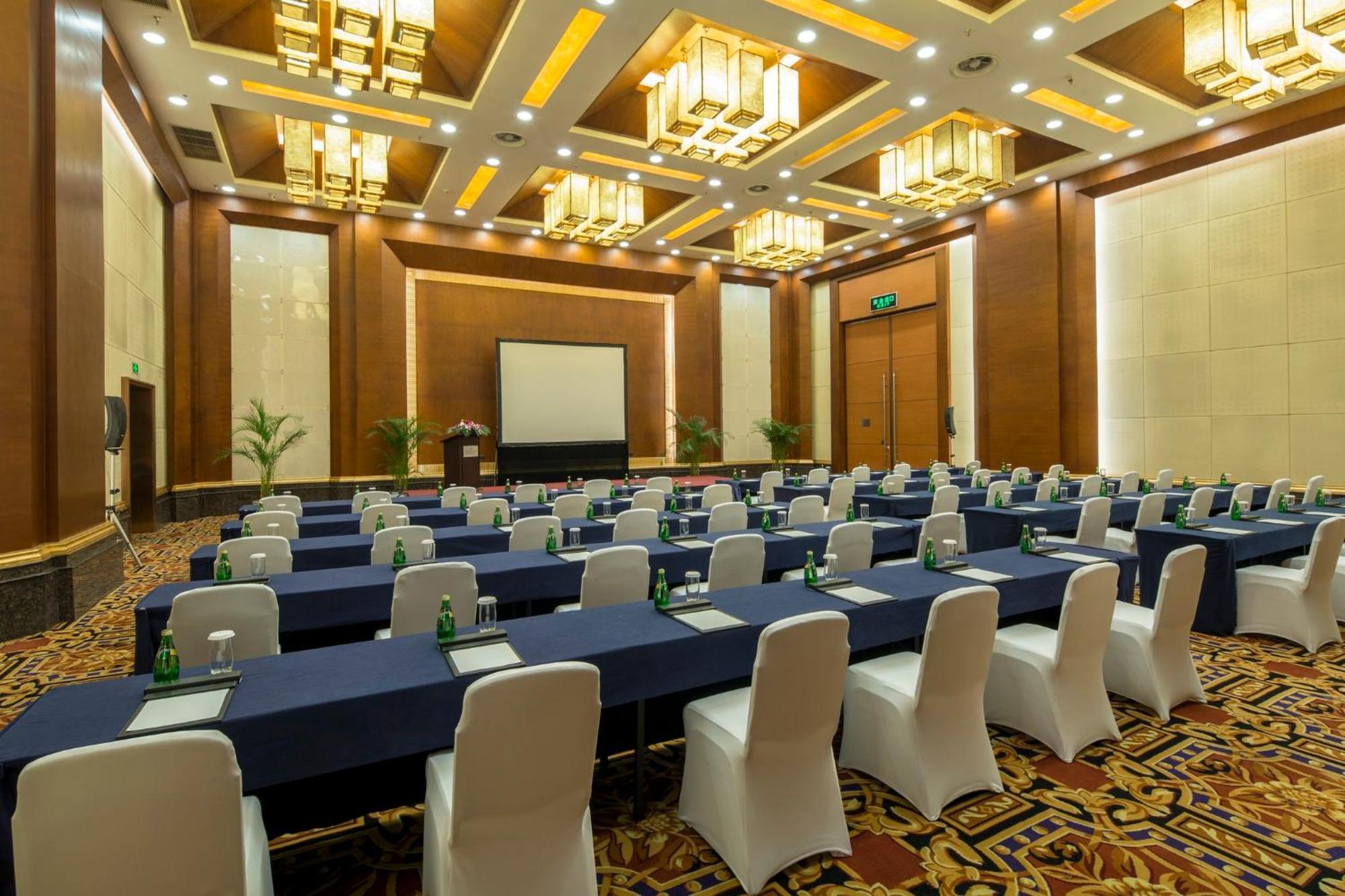 Holiday Inn Chengdu Century City-Easttower Exterior photo